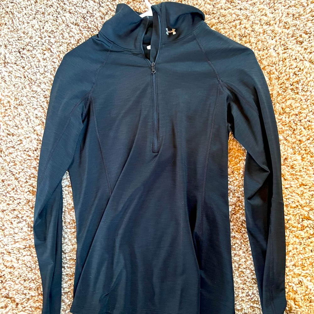 Women’s Medium UA Long Sleeve Zip Up